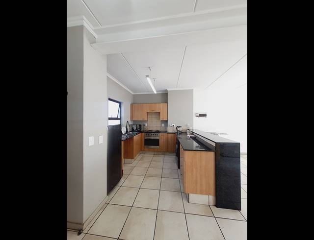 2 BEDROOM APARTMENT RENTED IN SUNNINGHILL